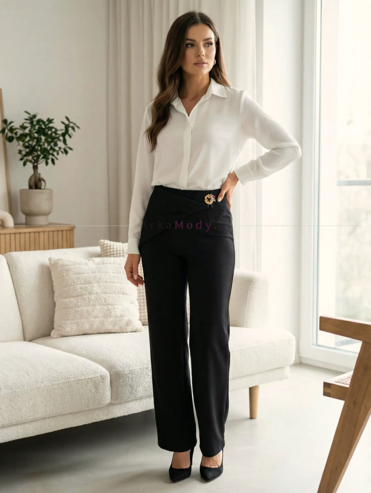 Eleganckie spodnie damskie czarne szeroka nogawka wysoki stan ozdobna broszka Polska produkcja