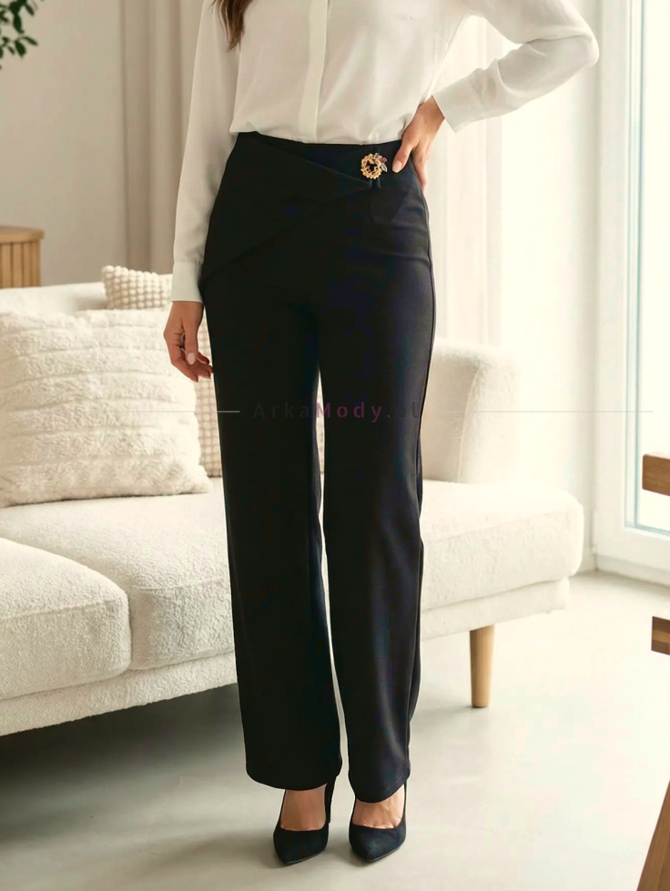 Eleganckie spodnie damskie czarne szeroka nogawka wysoki stan ozdobna broszka Polska produkcja 4